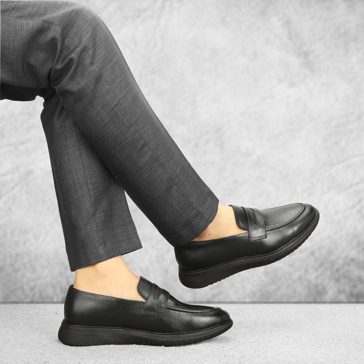 Retro - Mens Casual Slip-On - Image 3